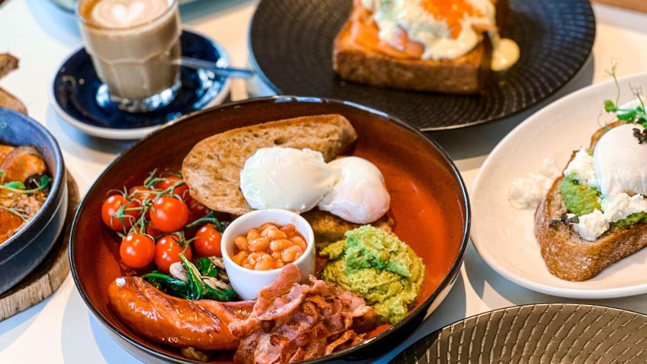 Hotel Indigo Singapore Katong By Ihg المظهر الخارجي الصورة A breakfast plate at a cafe in Melbourne, Australia
