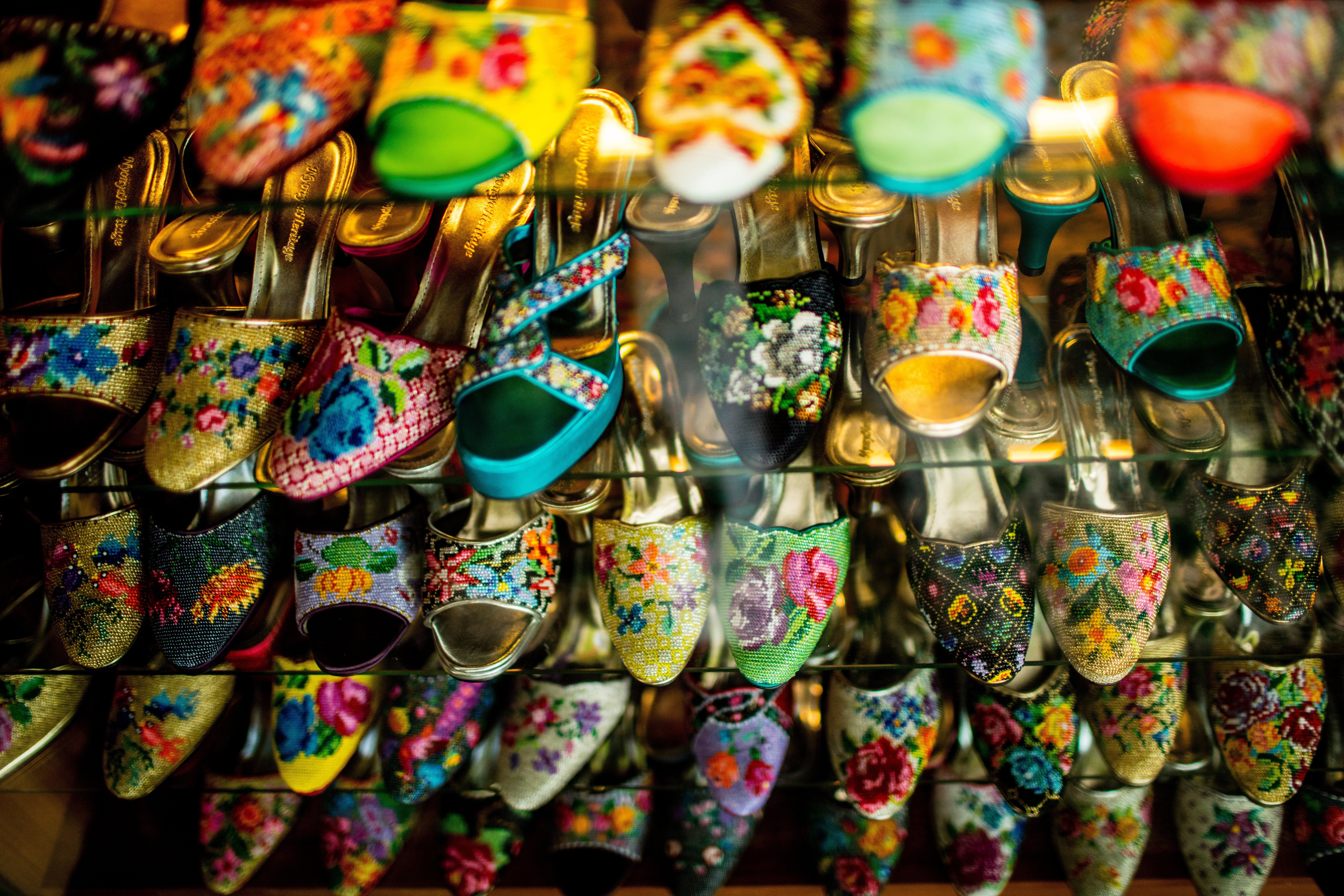 Hotel Indigo Singapore Katong By Ihg المظهر الخارجي الصورة Ceramic bells