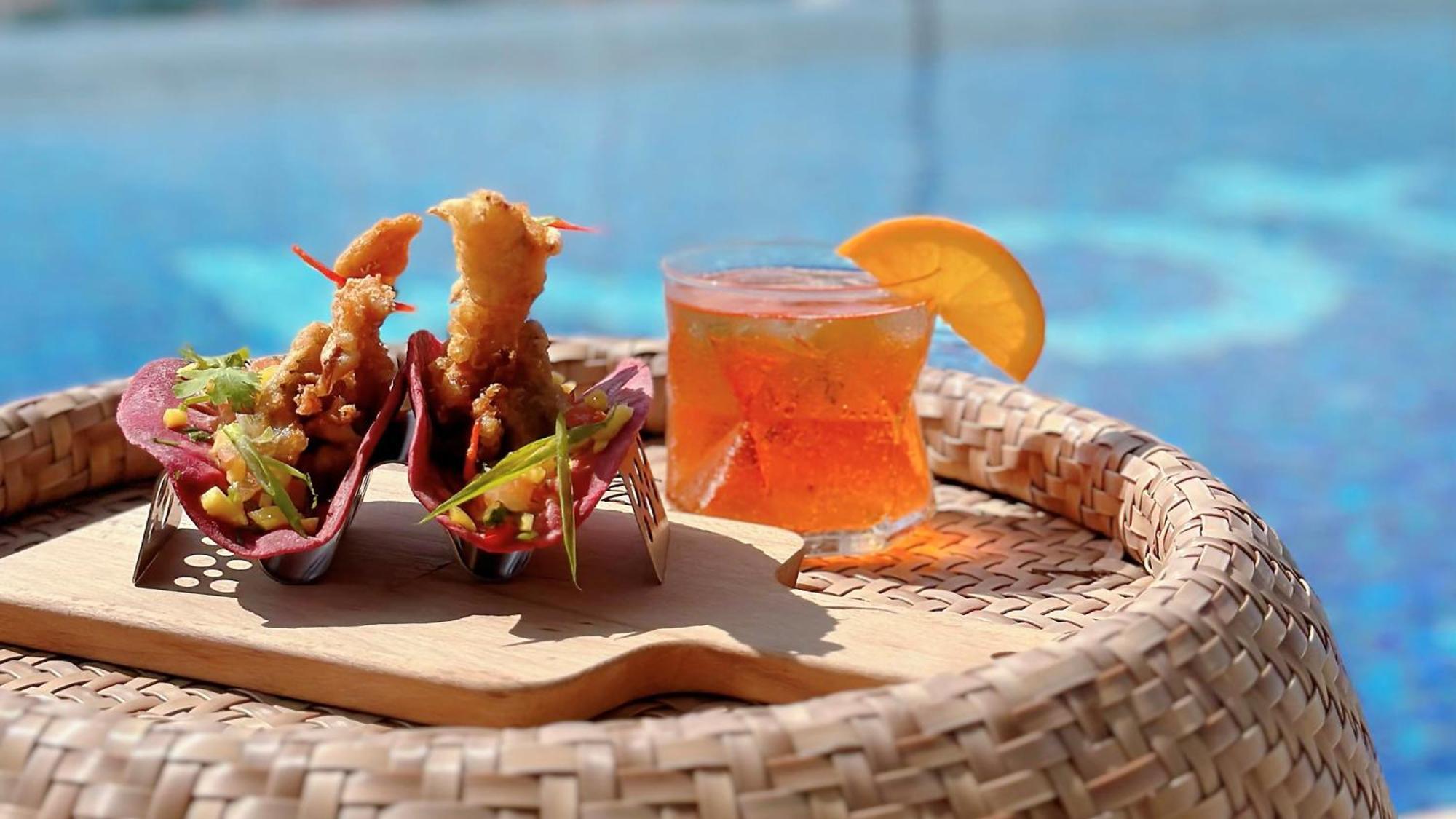 Hotel Indigo Singapore Katong By Ihg المظهر الخارجي الصورة A glass of Aperol Spritz